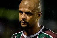 A imagem mostra Felipe Melo, volante do Fluminense.