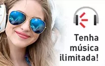 Mulher jovem com óculos de sol e sorrido, usando fone de ouvidos. Ao lado o ícone do serviço Claro música e o texto "tenha música ilimitada!".