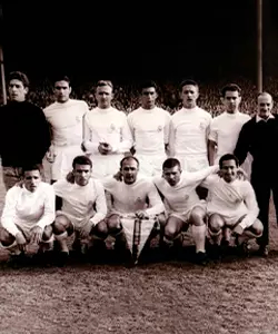 Foto de formação antiga do Real Madrid.
