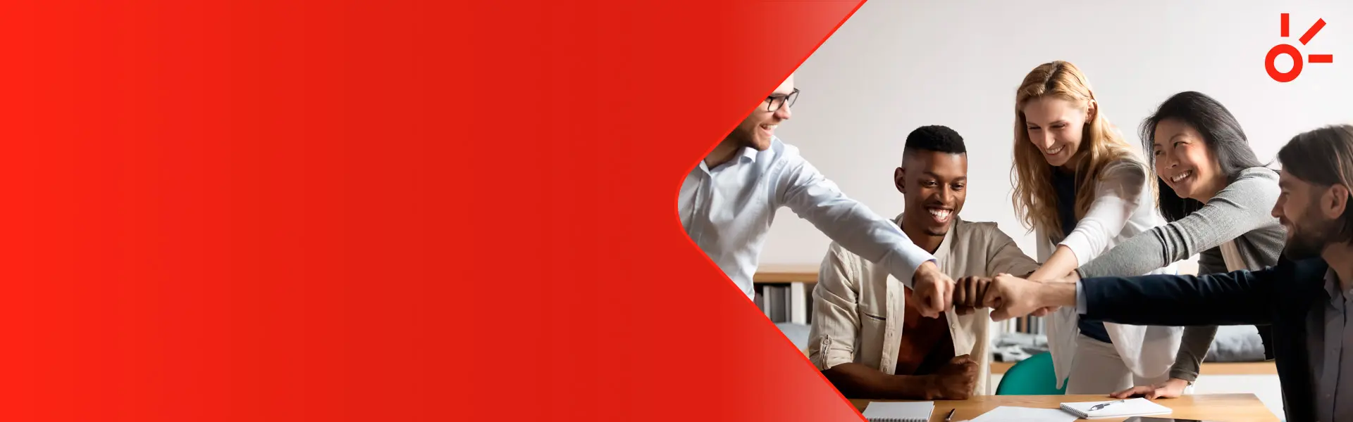 Imagem de pessoas trabalhando num escritório Imagem de pessoas trabalhando num escritório