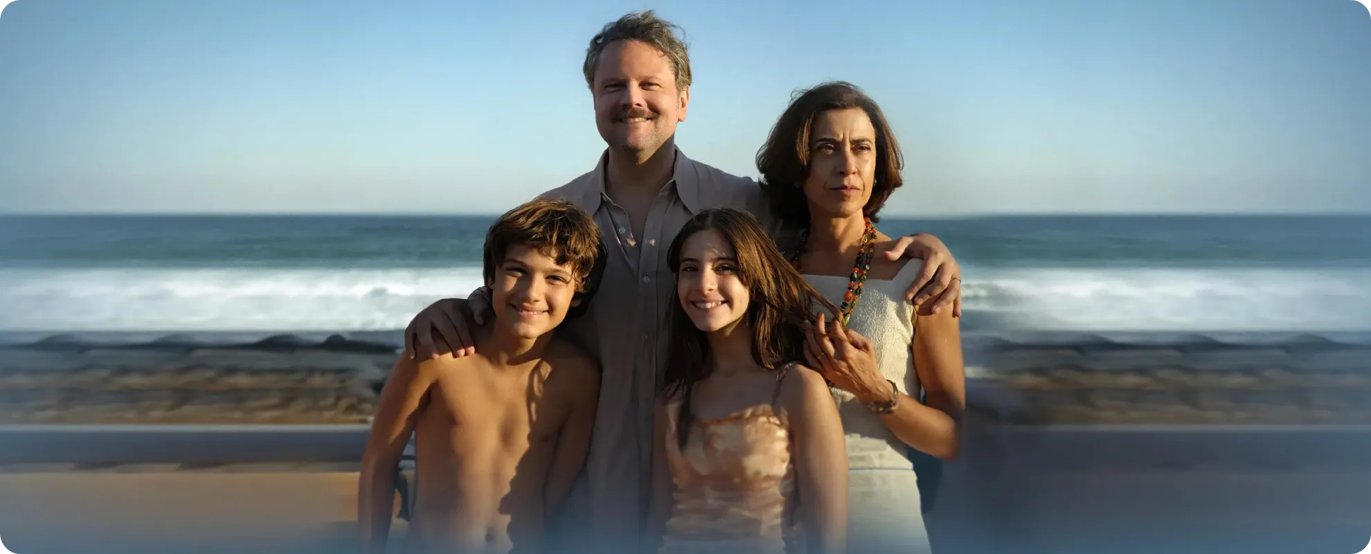 Banner Assistir Ainda Estou Aqui