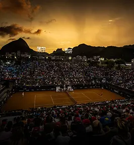 Imagem da torcida e quadra de tênis Rio Open.